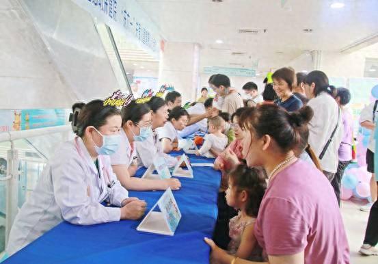 鄭大三附院開(kāi)展系列公益活動(dòng) 助力兒童健康成長(zhǎng)